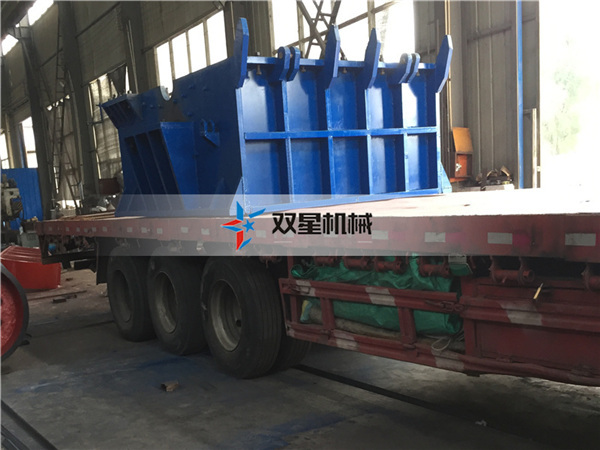 皓星<a href='http://bzhuatong.com/' target='_blank'><span>金屬粉碎機(jī)</span></a>發(fā)貨現(xiàn)場(chǎng)