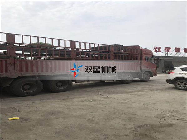 皓星<a href='http://bzhuatong.com/1/60.html' target='_blank'><span>鐵皮粉碎機(jī)</span></a>設(shè)備現(xiàn)場(chǎng)發(fā)貨