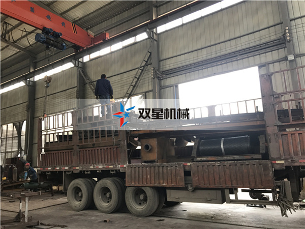 廢<a href='http://bzhuatong.com/' target='_blank'><span>金屬粉碎機(jī)</span></a>設(shè)備現(xiàn)場發(fā)貨