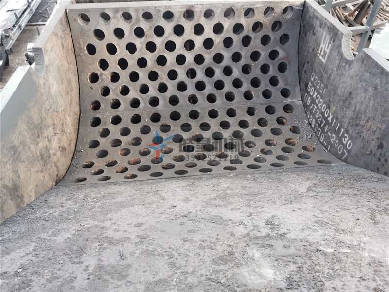 鋁型材粉碎機(jī)<a href='http://bzhuatong.com/case/502.html' target='_blank'><span>篩板</span></a>結(jié)構(gòu)