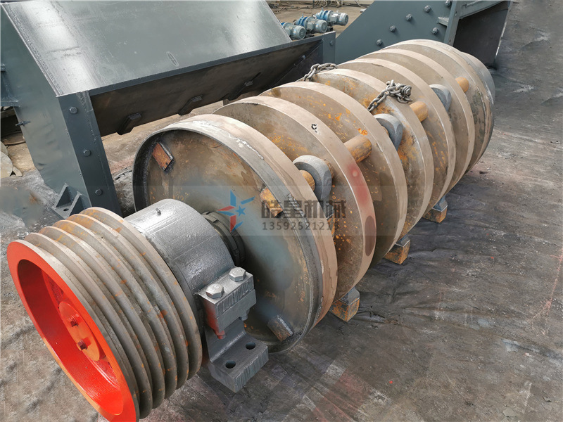 金屬粉碎機<a href='http://bzhuatong.com/case/501.html' target='_blank'><span>錘頭</span></a>結(jié)構(gòu)