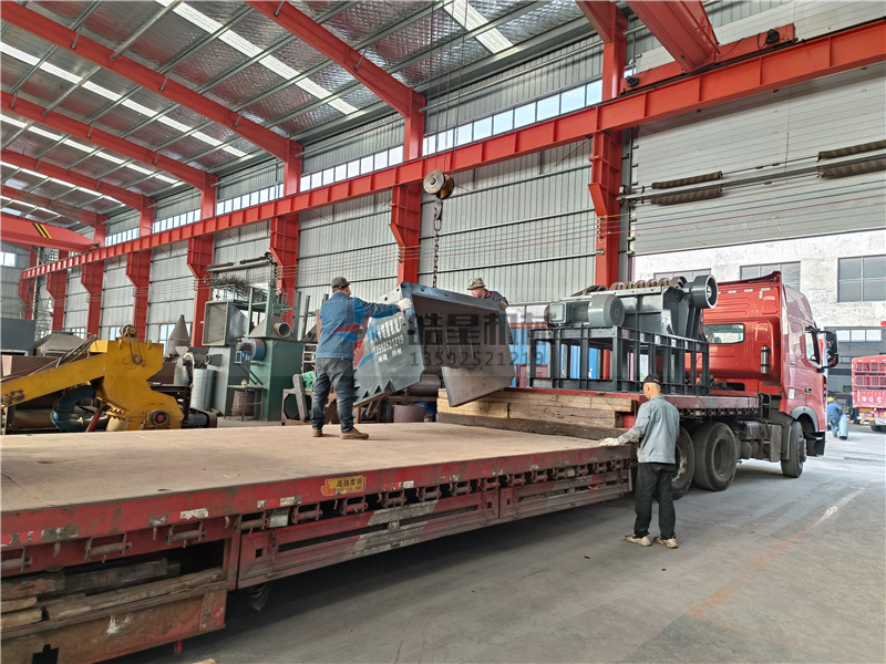 1600型<a href='http://bzhuatong.com/1/54.html' target='_blank'><span>廢鋁粉碎機(jī)</span></a>設(shè)備發(fā)往貴州